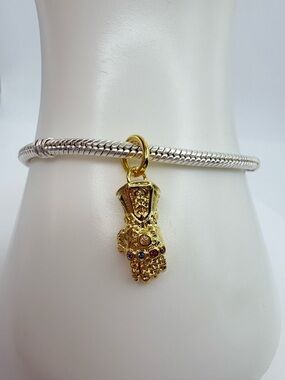Pandora Marvel The Avengers Infinity Gauntlet Dangle Charm, 14k gold-plated